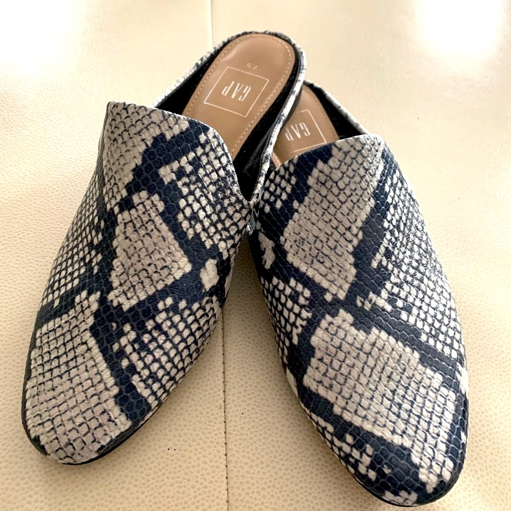 GAP Snakeskin Mules Slip On Women’s 7.5 Navy Casual Career Everyday - Picture 3 of 7
